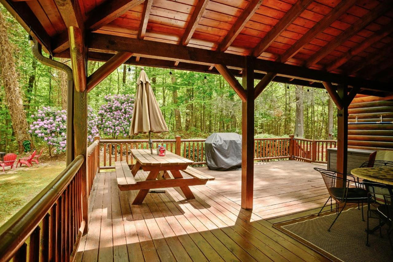 Tree Top Lodge: Lakeside Cabin Retreat with Hot Tub and Mountain Views Butler Exterior photo